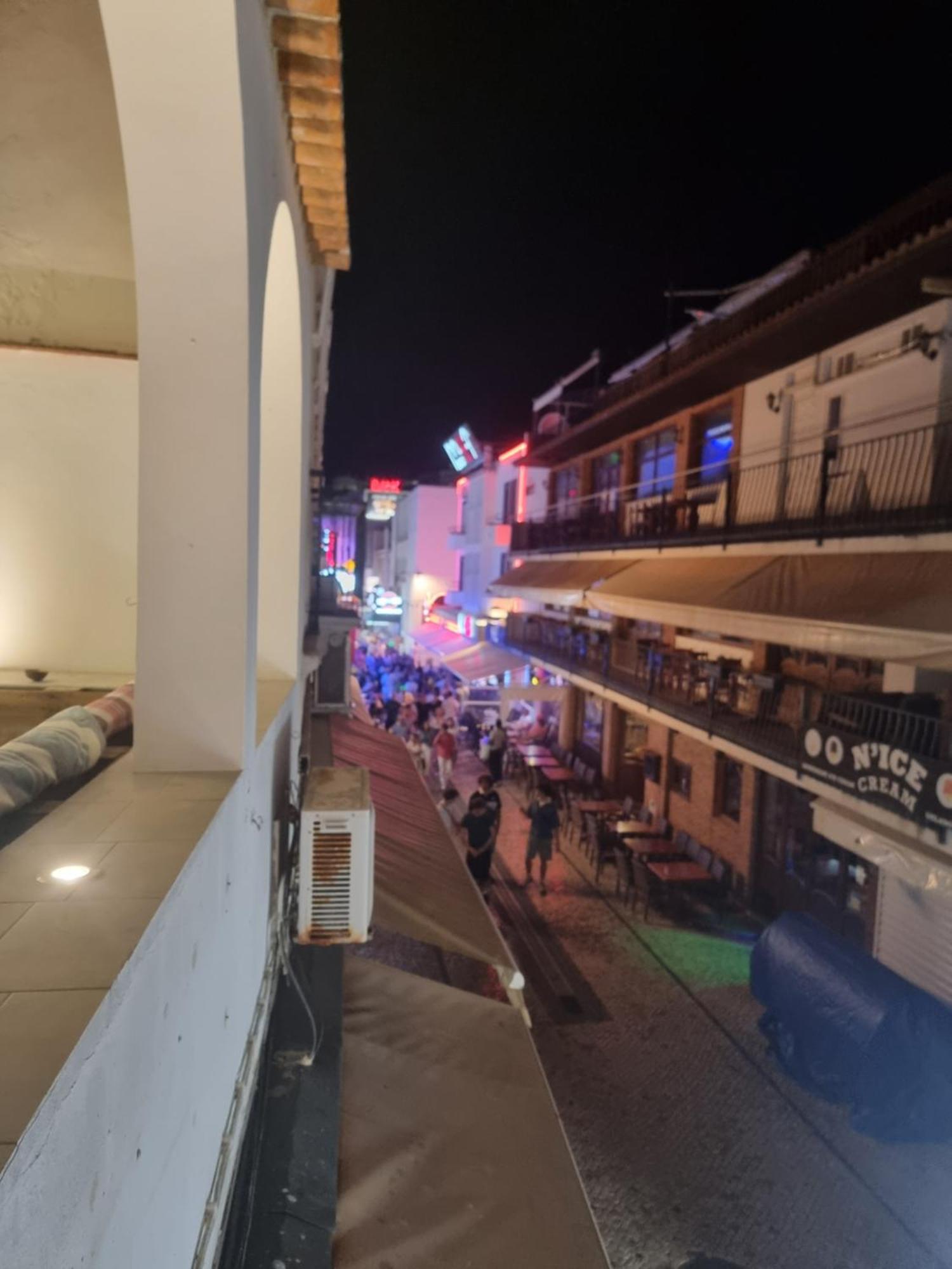 Wonder Charm Guesthouse Албуфейра Экстерьер фото